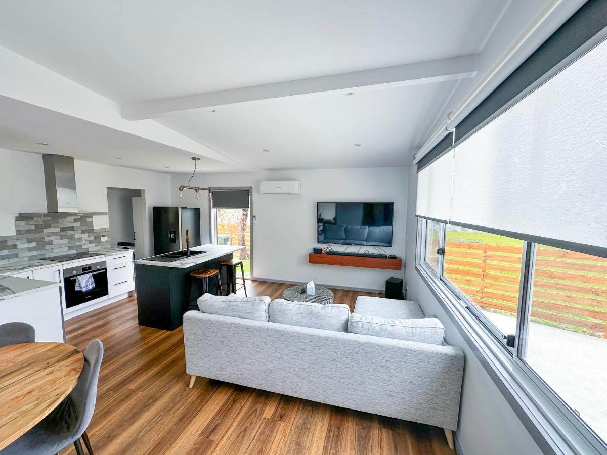 Luxury Holiday Unit 8Min Walk To Town Center With Boat Parking Mallacoota Exteriör bild